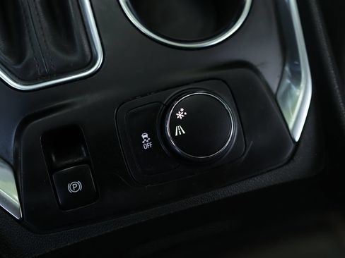 Used 2019 Chevrolet Traverse LS FWD image 16