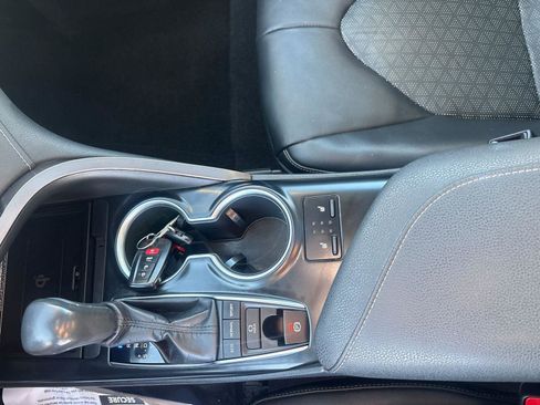 Used 2018 Toyota Camry XSE image 26