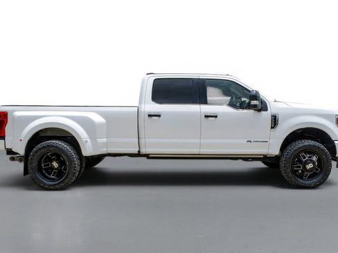 Used 2021 Ford F350 Platinum w/ FX4 Off-Road Package AWD/4WD image 6
