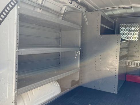 Used 2015 Chevrolet Express 2500 RWD image 22