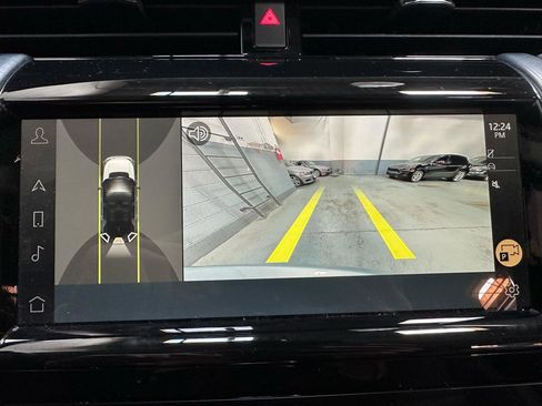 Used 2023 Land Rover Discovery Sport SE image 19