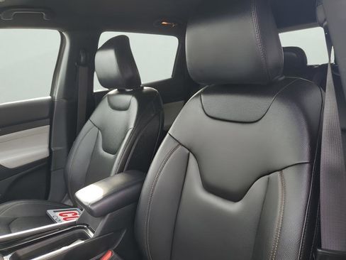 Used 2024 Jeep Compass Limited image 30