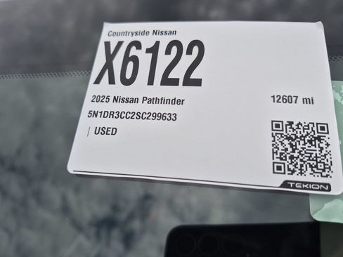 Used 2025 Nissan Pathfinder SL AWD/4WD image 34