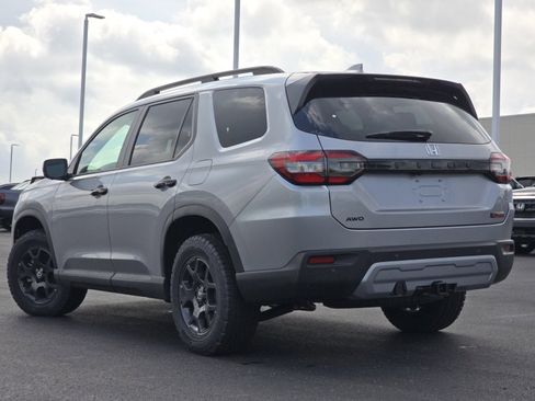 New 2025 Honda Pilot TrailSport image 24