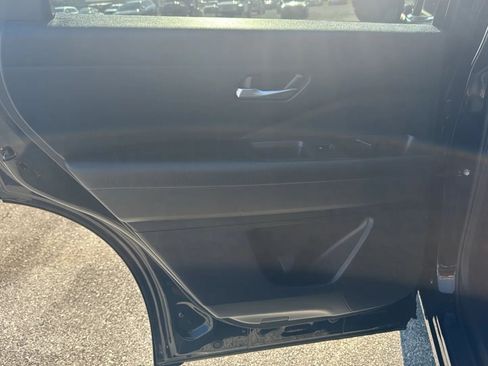 Used 2022 Nissan Pathfinder SV AWD/4WD image 21