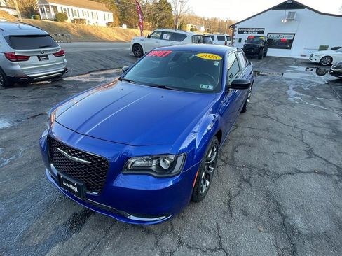 Used 2018 Chrysler 300 Touring w/ Sport Appearance Package image 15