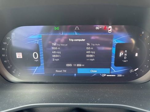 Certified 2025 Volvo XC40 B5 Plus image 23