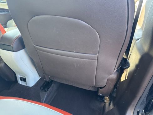 Used 2015 Jeep Renegade Limited image 38