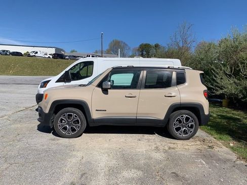 Used 2016 Jeep Renegade Limited image 5