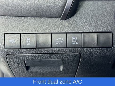 Used 2024 Toyota Camry SE image 12