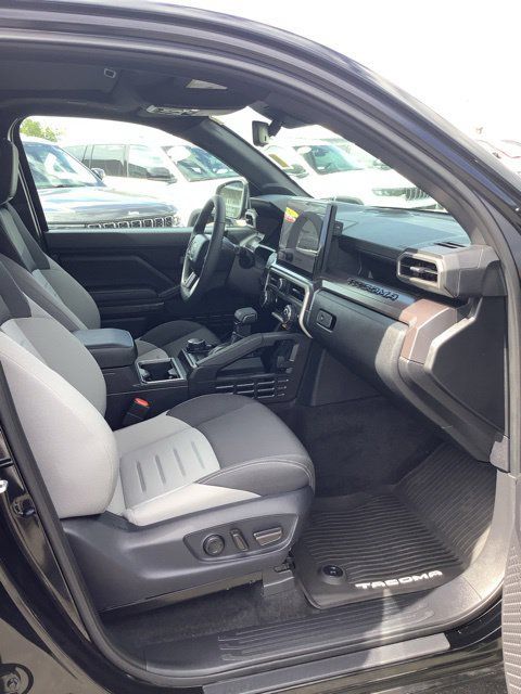 Used 2025 Toyota Tacoma TRD Sport w/ TRD Sport Upgrade Package AWD/4WD image 23