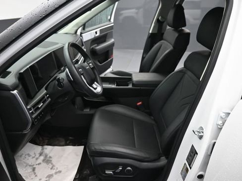 Used 2025 Hyundai Santa Fe SEL image 14