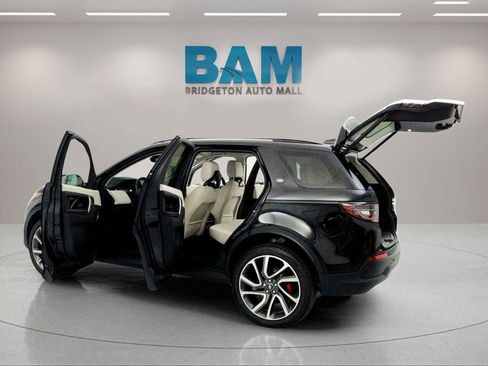 Used 2023 Land Rover Discovery Sport SE image 11