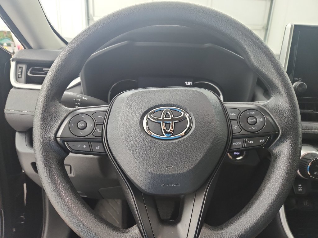 Used 2025 Toyota RAV4 XLE AWD/4WD image 24
