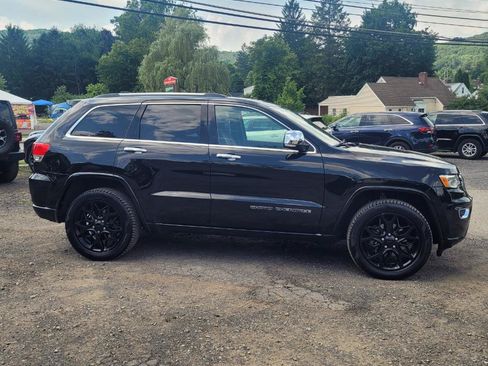 Used 2020 Jeep Grand Cherokee Overland AWD/4WD image 9