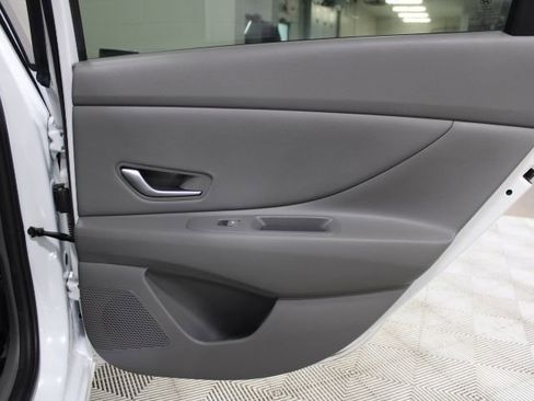 Used 2022 Hyundai Elantra SEL w/ Convenience Package image 22