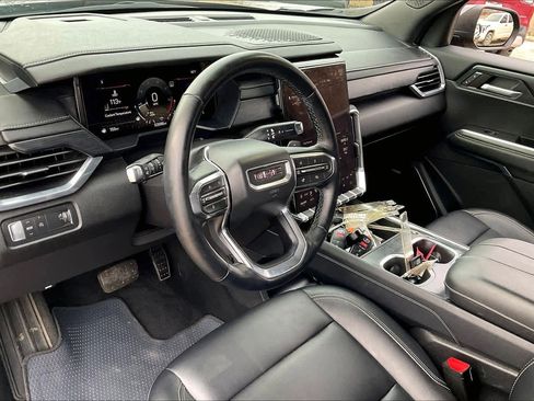 Used 2024 GMC Acadia Elevation image 17