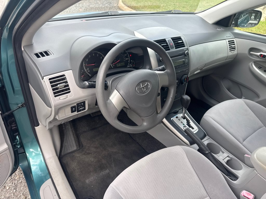 Used 2010 Toyota Corolla LE FWD image 28