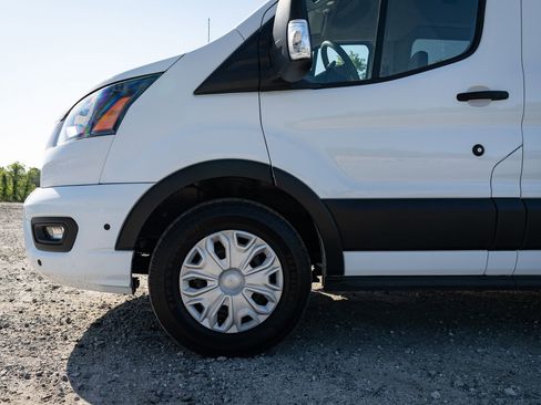 Used 2024 Ford Transit 350 XLT RWD image 4