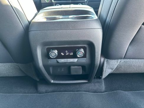 Certified 2026 Chevrolet Traverse Z71 w/ Enhanced Driving Package AWD/4WD image 29