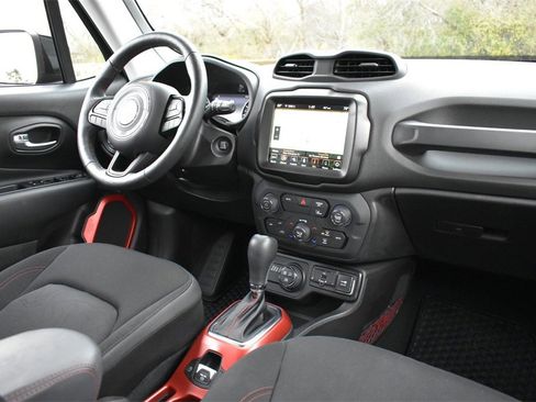 Used 2022 Jeep Renegade Trailhawk w/ Trailer Tow Group image 31