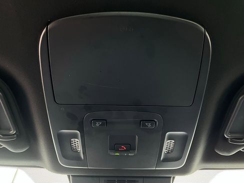 Used 2025 Toyota Camry SE image 17