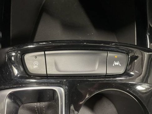 Used 2025 Chevrolet Trax LT FWD image 18