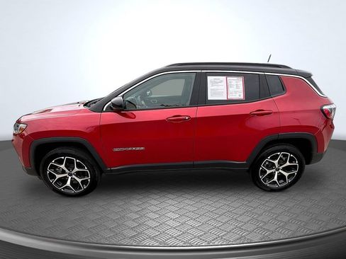 Used 2025 Jeep Compass Limited AWD/4WD image 8