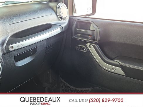 Used 2017 Jeep Wrangler Rubicon AWD/4WD image 23