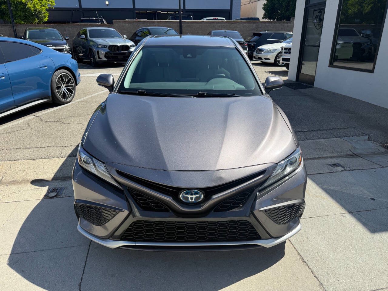 Used 2021 Toyota Camry XSE FWD image 5