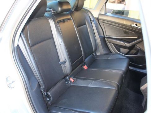 Used 2019 Volkswagen Jetta SE FWD image 13