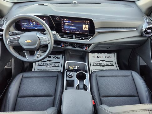 New 2026 Chevrolet Equinox LT w/ Convenience Package II image 9