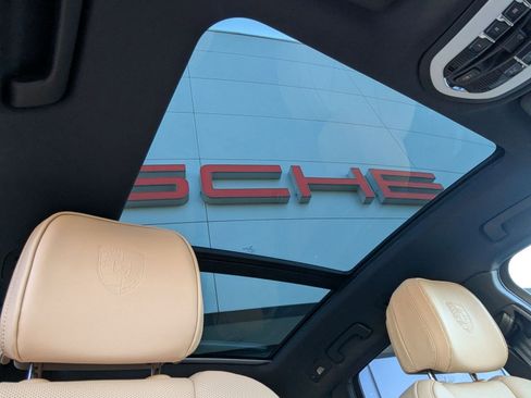 New 2026 Porsche Macan image 27