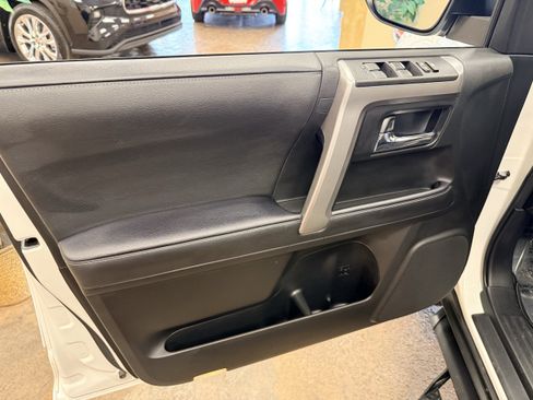 Certified 2024 Toyota 4Runner SR5 Premium w/ Moonroof Package AWD/4WD image 9