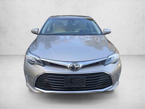 Used 2018 Toyota Avalon Touring image 2