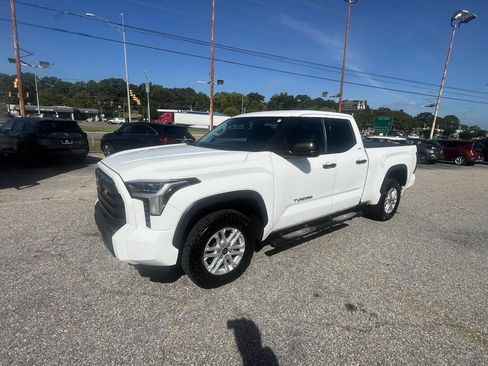 Used 2022 Toyota Tundra SR5 AWD/4WD image 8
