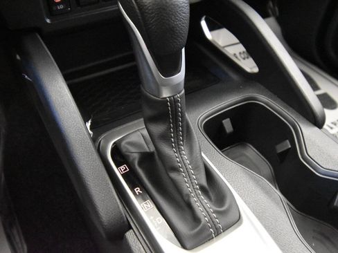 Used 2025 Nissan Frontier SV w/ SV Convenience Package RWD image 18