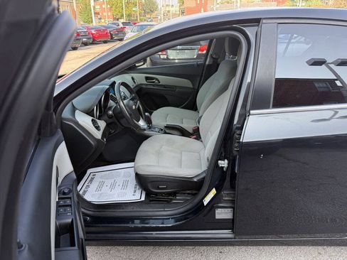 Used 2013 Chevrolet Cruze LT FWD image 10
