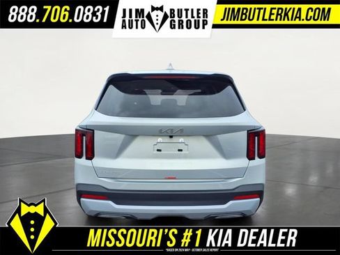 New 2026 Kia Sorento LX FWD image 18
