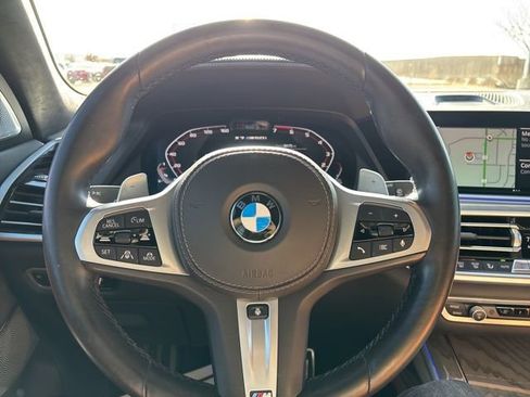 Used 2022 BMW X7 M50i image 15