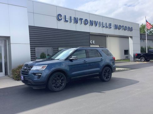 Used 2018 Ford Explorer XLT w/ Equipment Group 202A AWD/4WD image 1