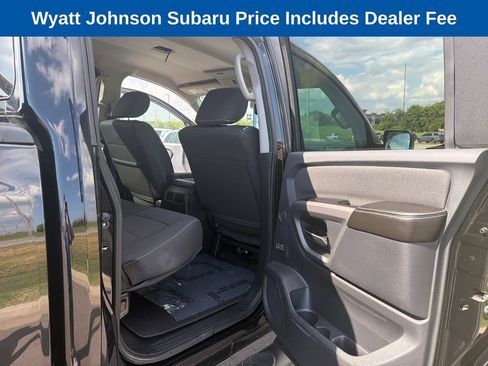 Used 2015 Nissan Titan PRO-4X AWD/4WD image 38