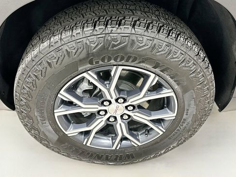 Used 2026 GMC Acadia AT4 w/ Luxury Package AWD/4WD image 34