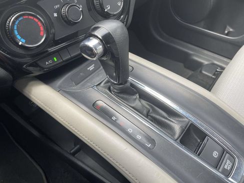 Used 2021 Honda HR-V LX image 31