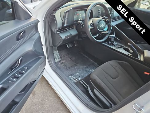Used 2025 Hyundai Elantra Sport FWD image 10