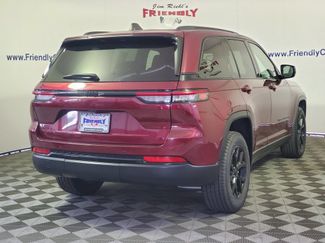Used 2024 Jeep Grand Cherokee Altitude AWD/4WD video 3