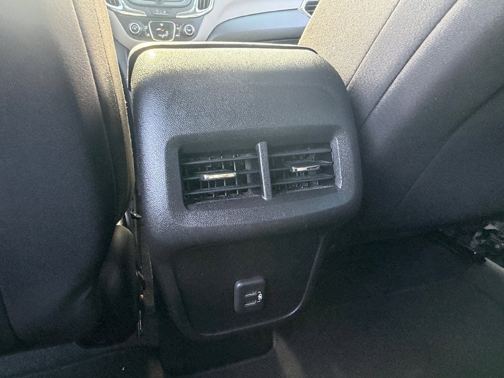Used 2022 Chevrolet Equinox LS FWD image 12