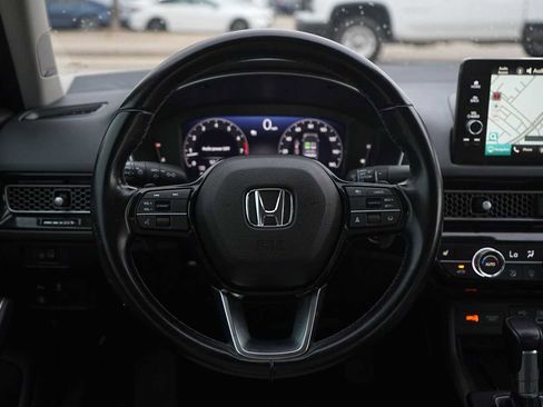 Used 2022 Honda Civic Touring image 16