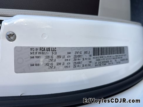 Used 2019 Chrysler Pacifica Touring-L image 37
