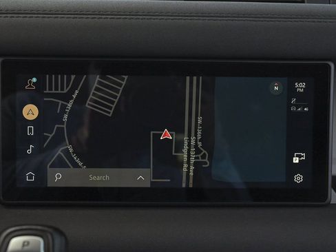 Used 2021 Land Rover Defender 110 SE image 28